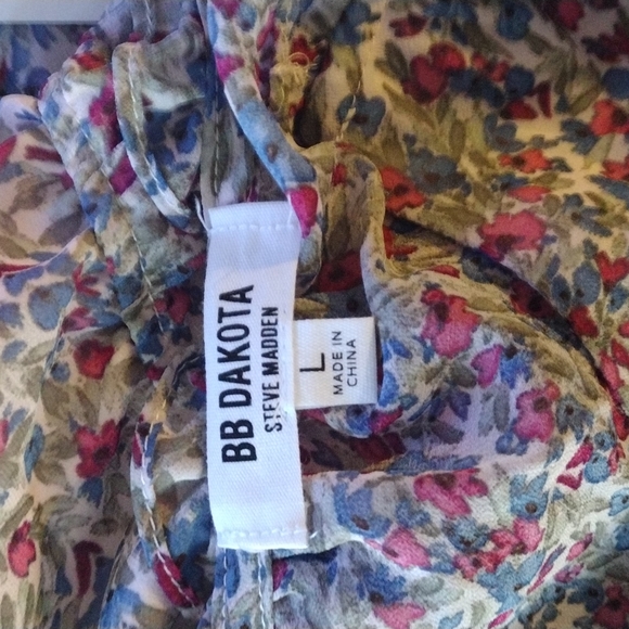 BB Dakota by Steve Madden Ditsy Floral Dress - Picture 3 of 7
